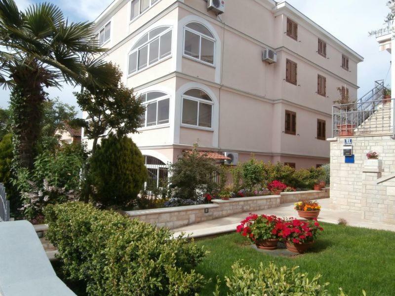 Miki Apartment Porec Exterior photo